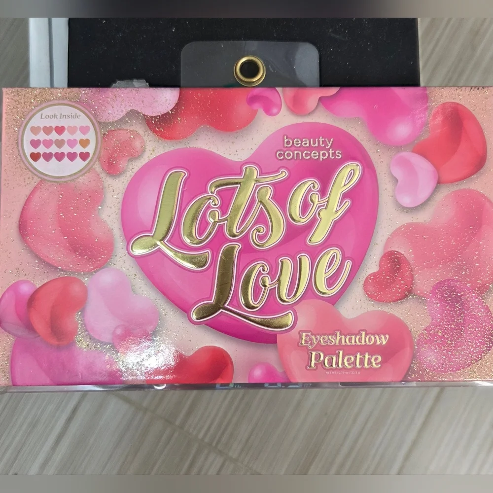 Beauty‎ Concepts Lots Of Love Eyeshadow Palette Hearts Valentine's Day TIKTOK